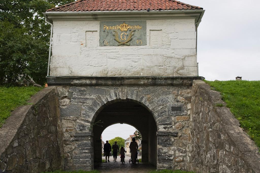 IMG_7334.jpg - Der Eingang zur Altstadt von Frederikstad in den Mauern der Festung.