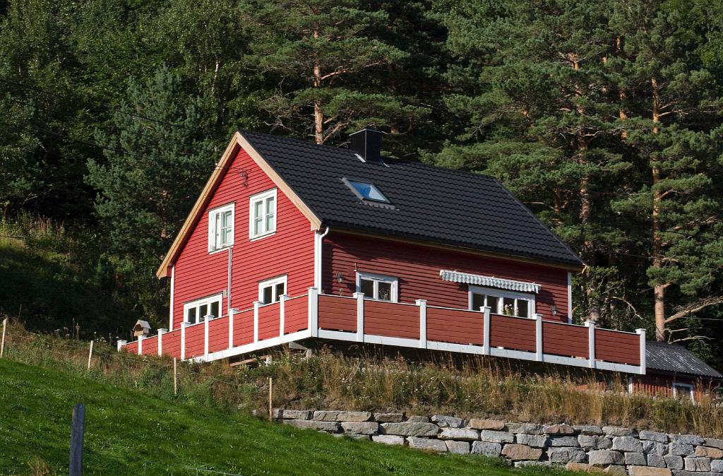 IMG_7948.jpg - Ein schönes norwegisches Eigenheim am Wegesrand.